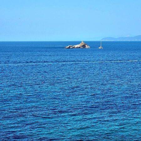 Appartamenti La Terrazza Sulle Ghiaie - Goelba Портоферайо Екстериор снимка