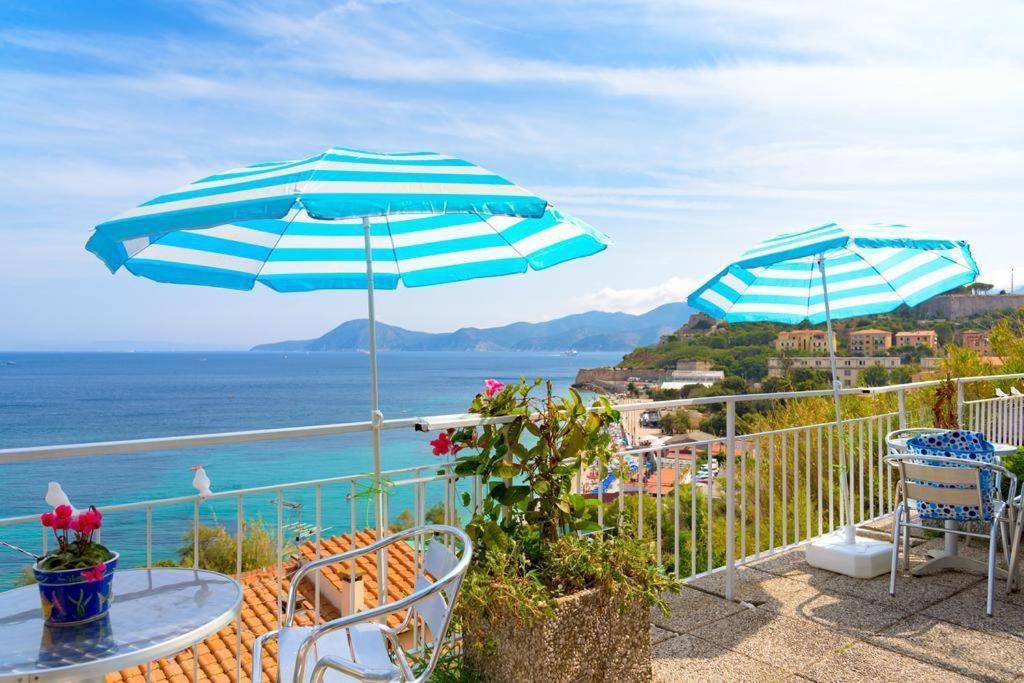 Appartamenti La Terrazza Sulle Ghiaie - Goelba Портоферайо Екстериор снимка