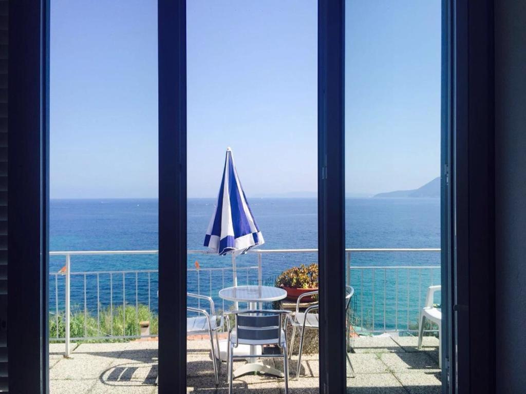 Appartamenti La Terrazza Sulle Ghiaie - Goelba Портоферайо Екстериор снимка