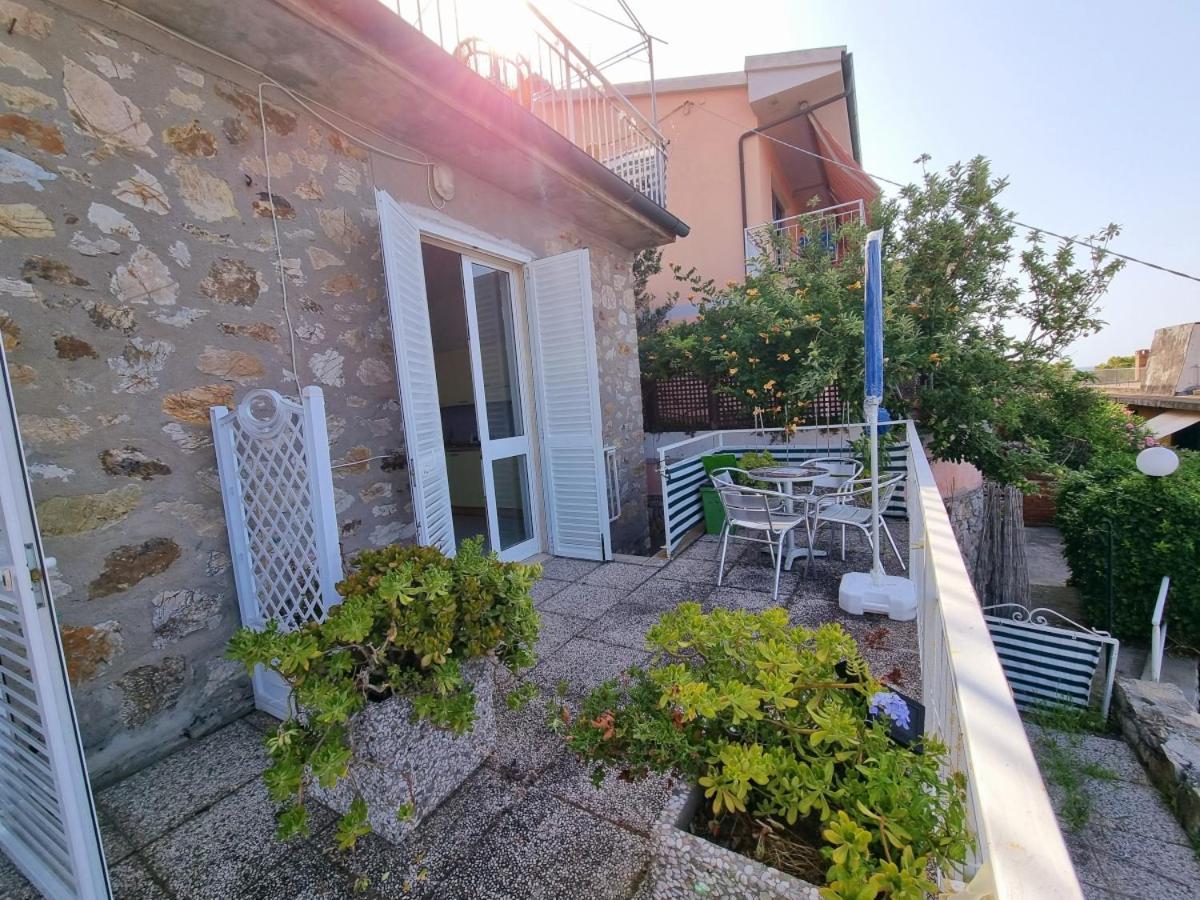 Appartamenti La Terrazza Sulle Ghiaie - Goelba Портоферайо Екстериор снимка