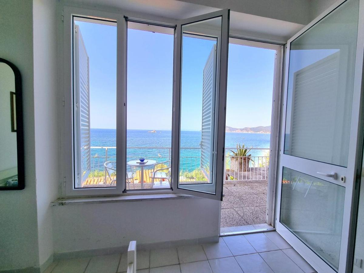 Appartamenti La Terrazza Sulle Ghiaie - Goelba Портоферайо Екстериор снимка