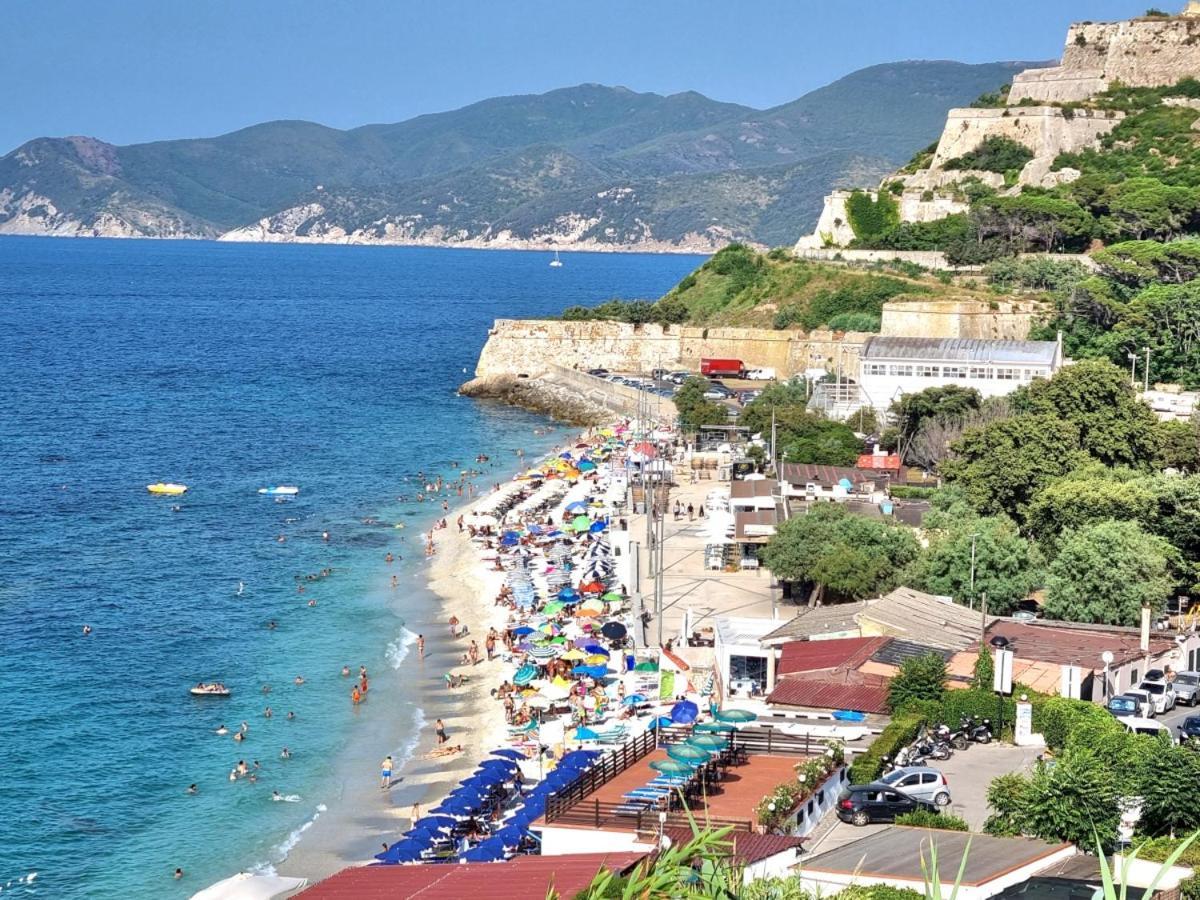 Appartamenti La Terrazza Sulle Ghiaie - Goelba Портоферайо Екстериор снимка