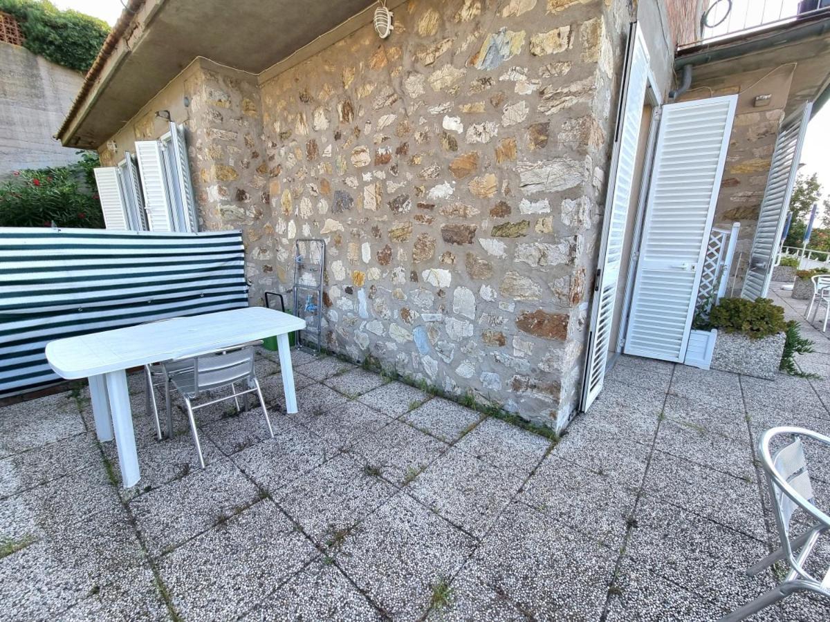 Appartamenti La Terrazza Sulle Ghiaie - Goelba Портоферайо Екстериор снимка